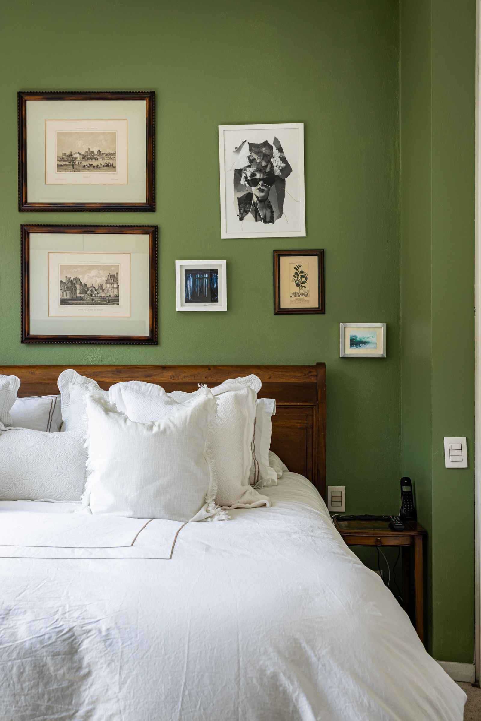 sleep experts recommend a calm bedroom setup