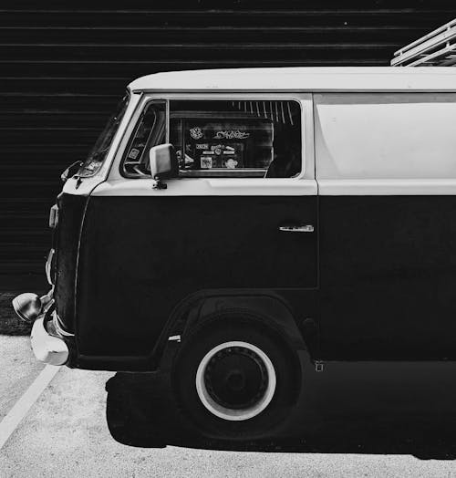 Free Volkswagen Transporter T2 in Side View Stock Photo
