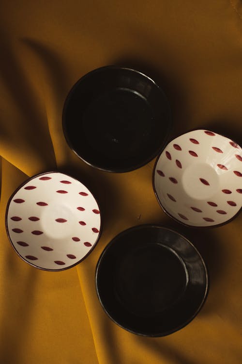 Ceramic Bowls with Irregular Patterns 