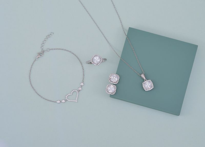 Set di gioielli eleganti