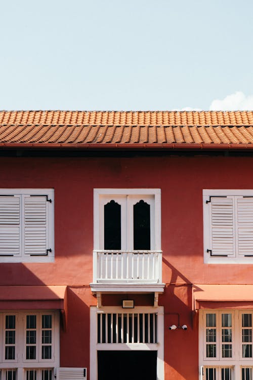 Foto d'estoc gratuïta de balcó, balcons, casa de poble