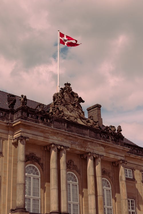 Immagine gratuita di amalienborg, architettura classica, bandiera