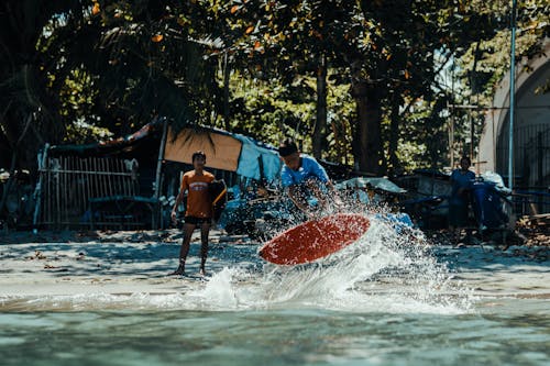 Kostenloses Stock Foto zu action, aufwachen, baden