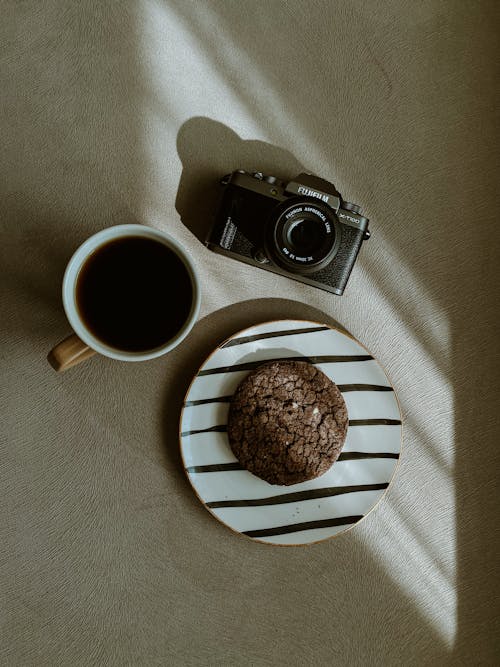 Cookie, Coffee and a Camera