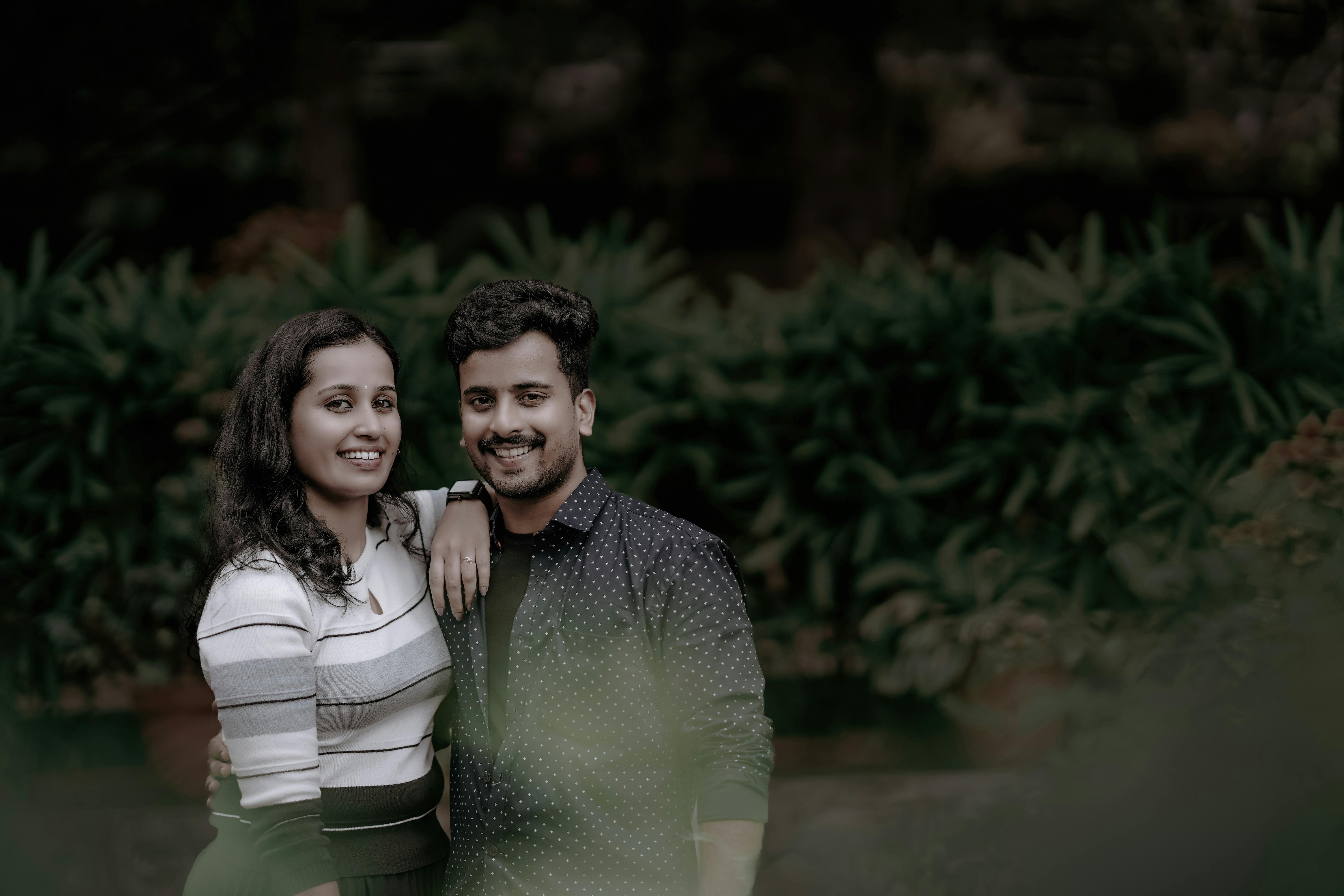 20 (Amazing) Ideas For Couple Portrait Photos - BookMyPainting