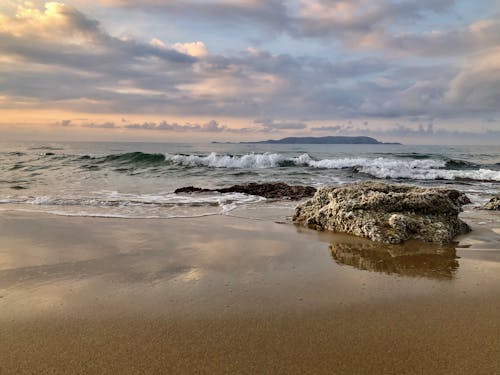 dalgalar, deniz, gün doğumu içeren Ücretsiz stok fotoğraf