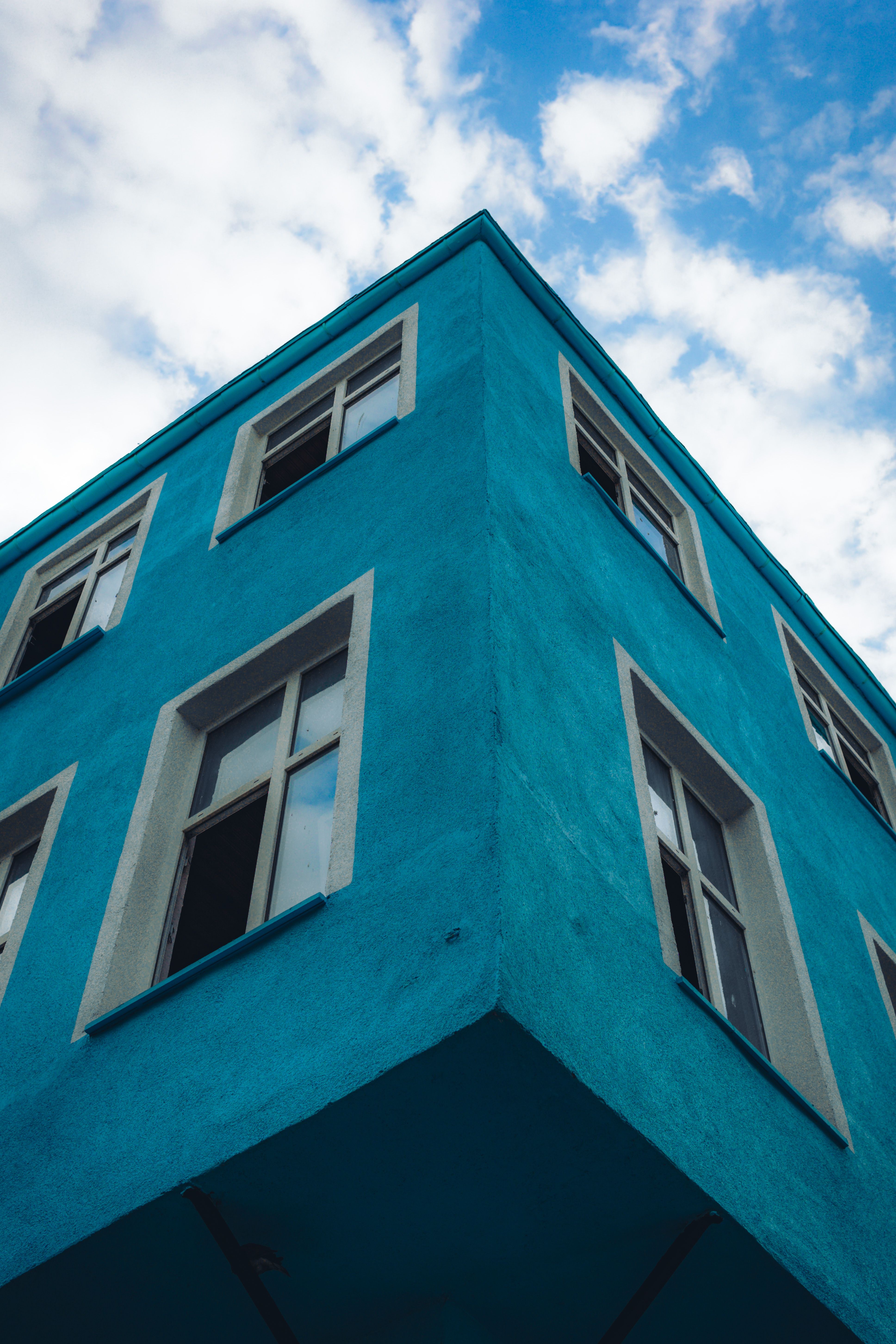 Low Angle Shot of a Residential Building Facade · Free Stock Photo