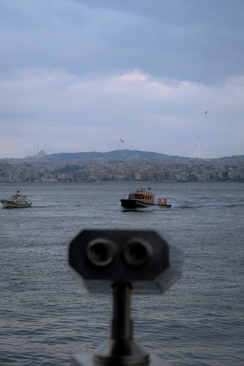 Foto d'estoc gratuïta de badia, barca, binoculars