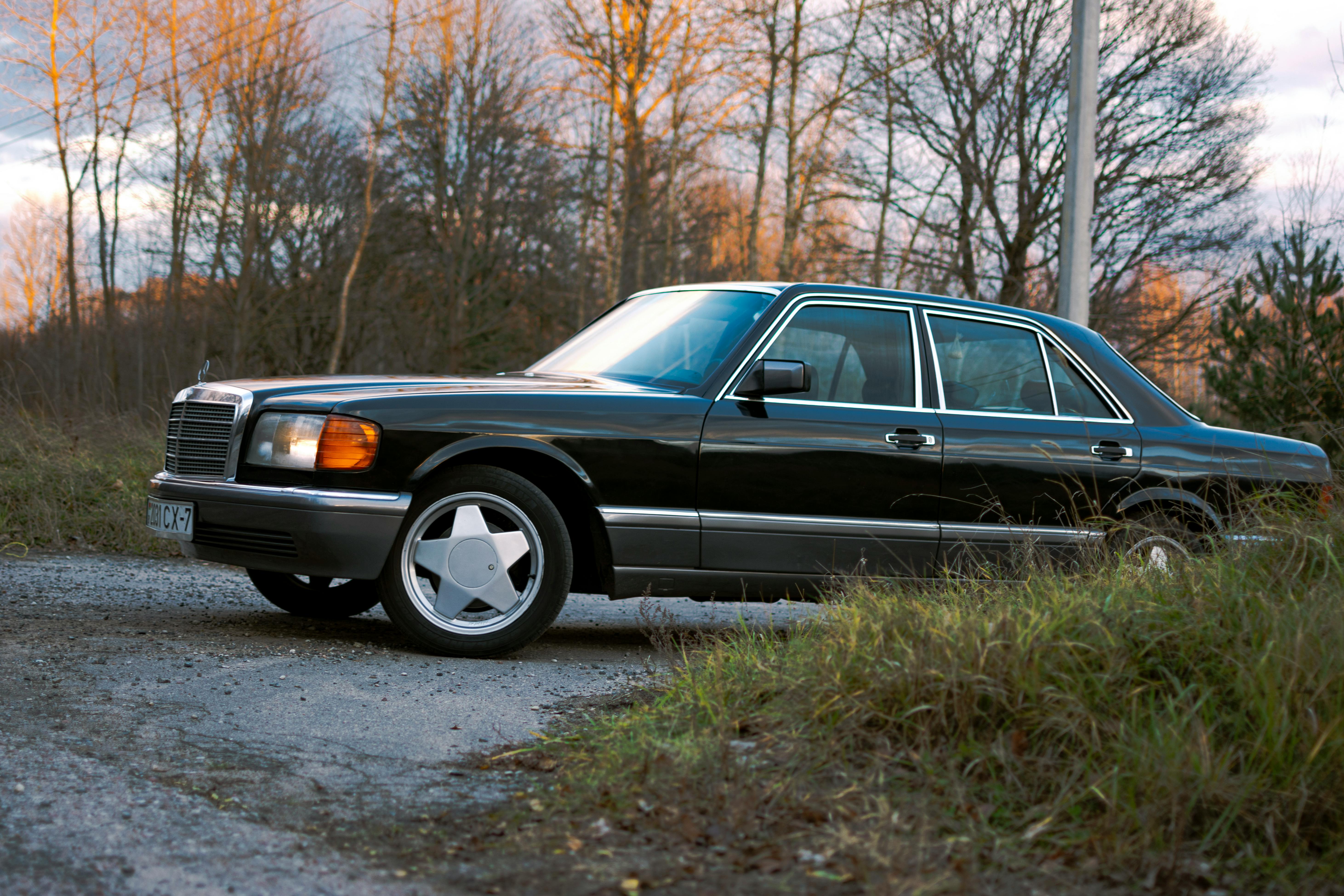 Black Mercedes W126 · Free Stock Photo