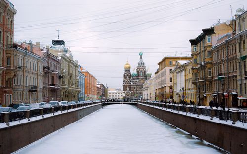 Free Frozen canal with iconic Church of the Savior on Spilled Blood in Saint Petersburg Stock Photo