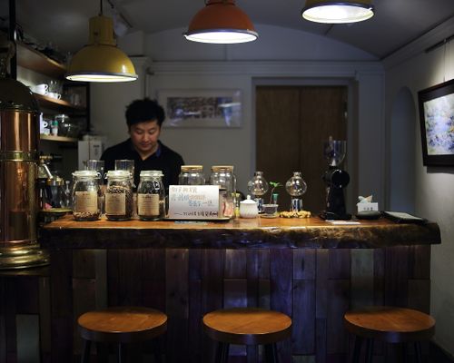 Specialty coffee pour-over being made