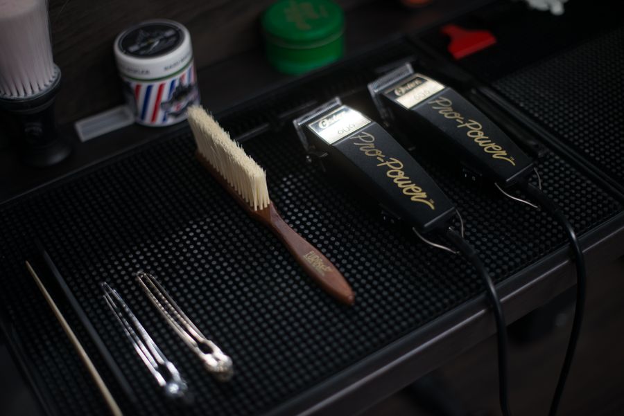 Beard shaping and trim