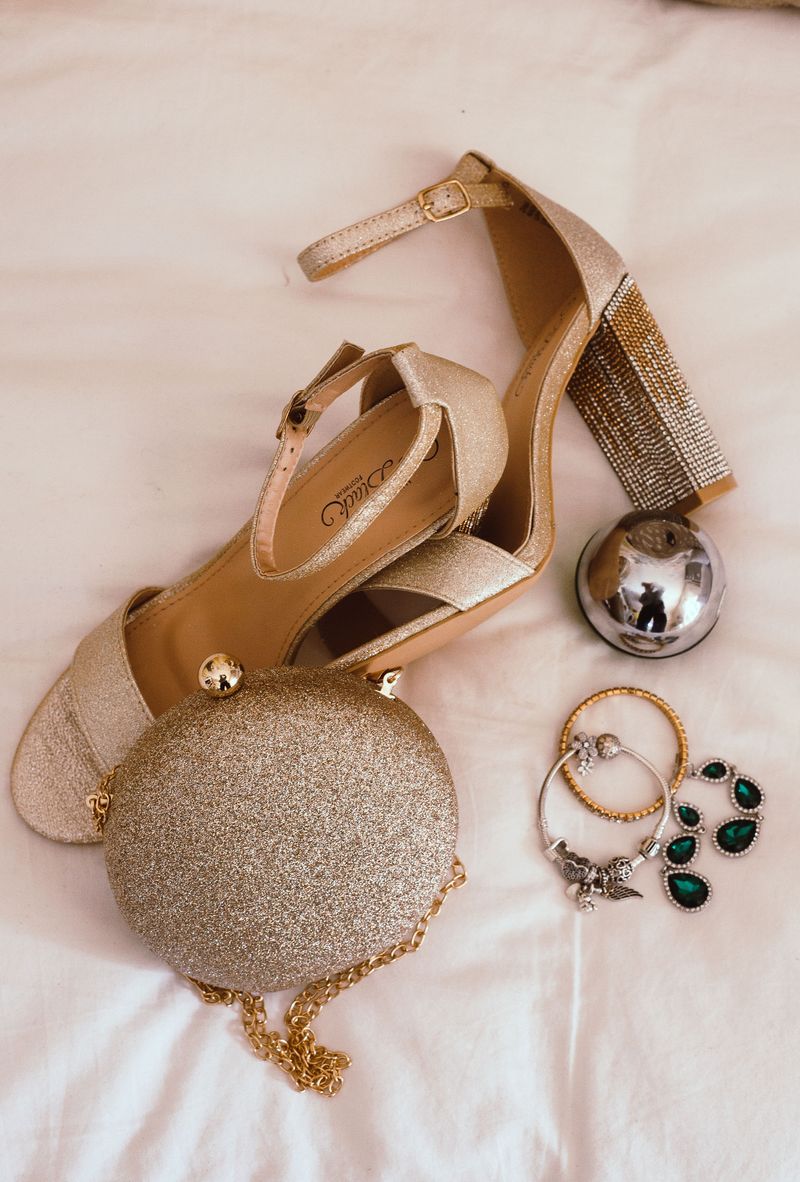 Set Joyas & Clutch Gold
