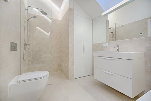 Безкоштовне стокове фото на тему «ванна кімната, віддзеркалення, внутрішній» стокове фото