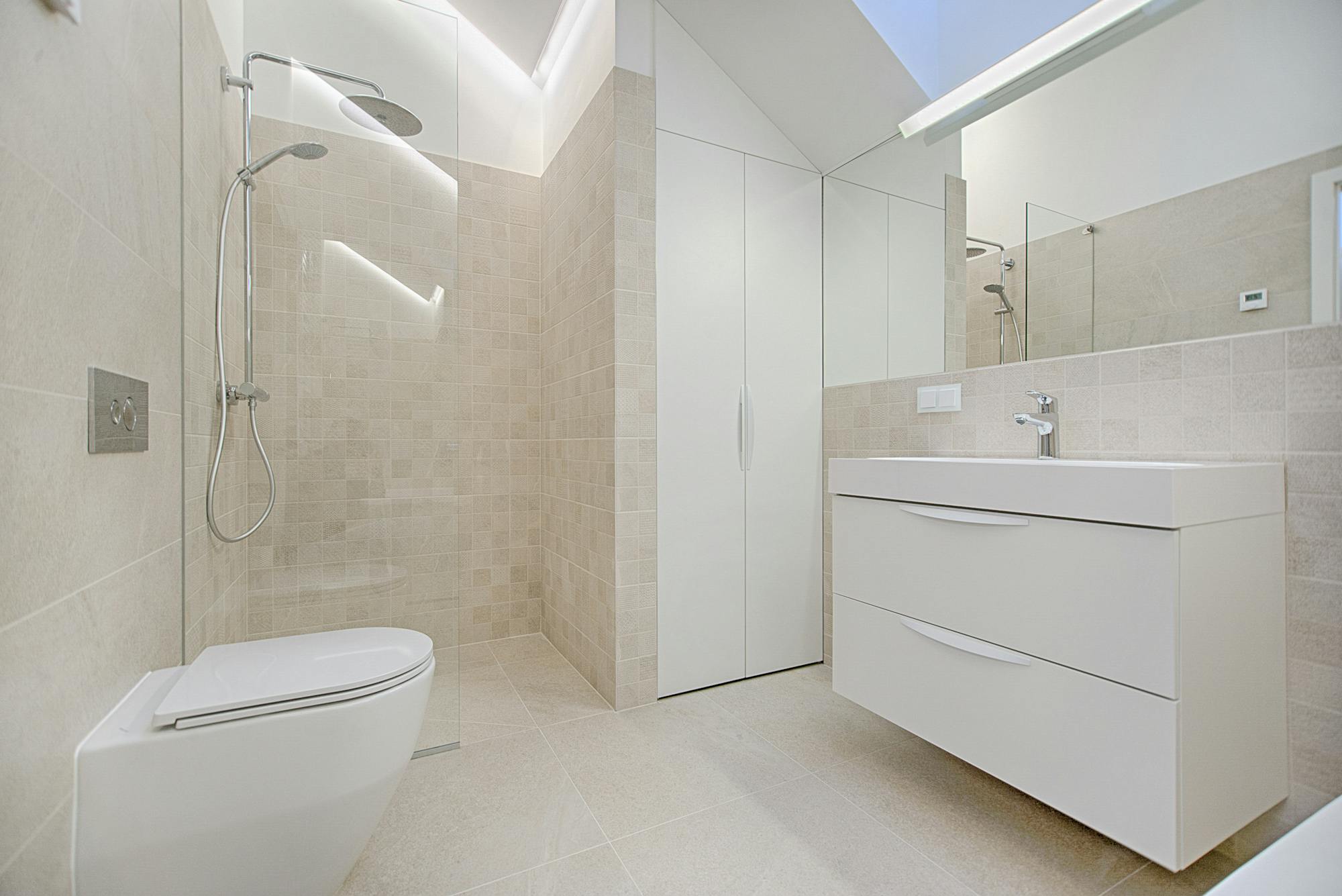 P4 Wet-Area Shower Suite