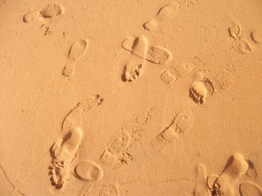 wet footprint test showing flat vs normal vs high arches - best arch support insoles for flat feet wet footprint test showing flat vs normal vs high arches - best arch support insoles for flat feet