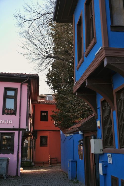 Free Charming alley with colorful historical buildings showcasing traditional architecture. Stock Photo