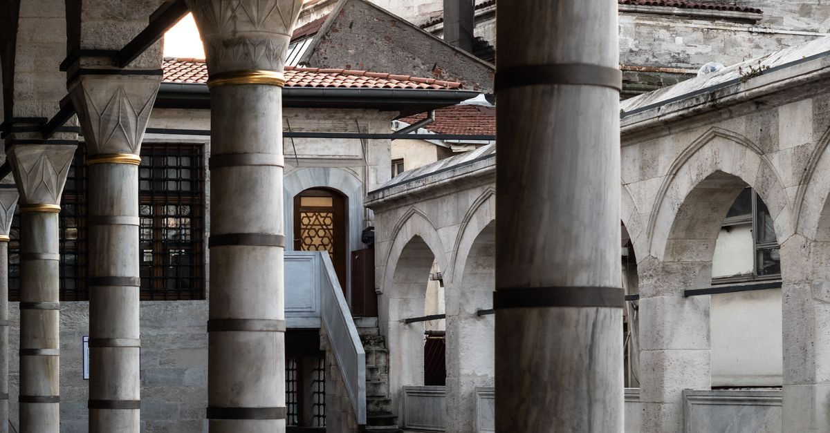 Castle Column Marble Columns in a Castle · Free Stock Photo