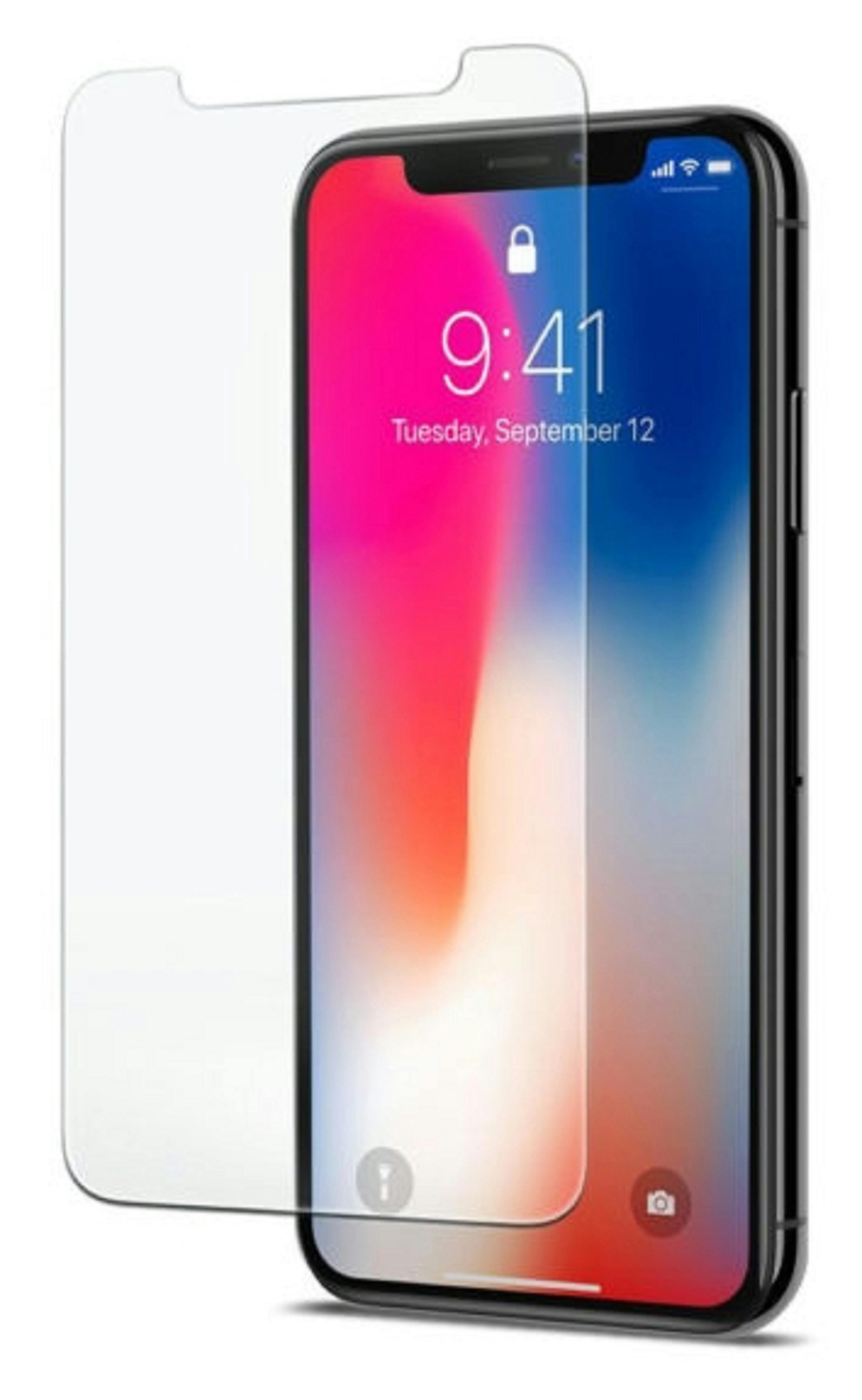 Garrafa de água com fatias de frutas e hortelã