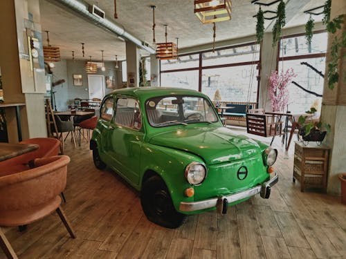 Fotos de stock gratuitas de cafetería, clásico, coche verde