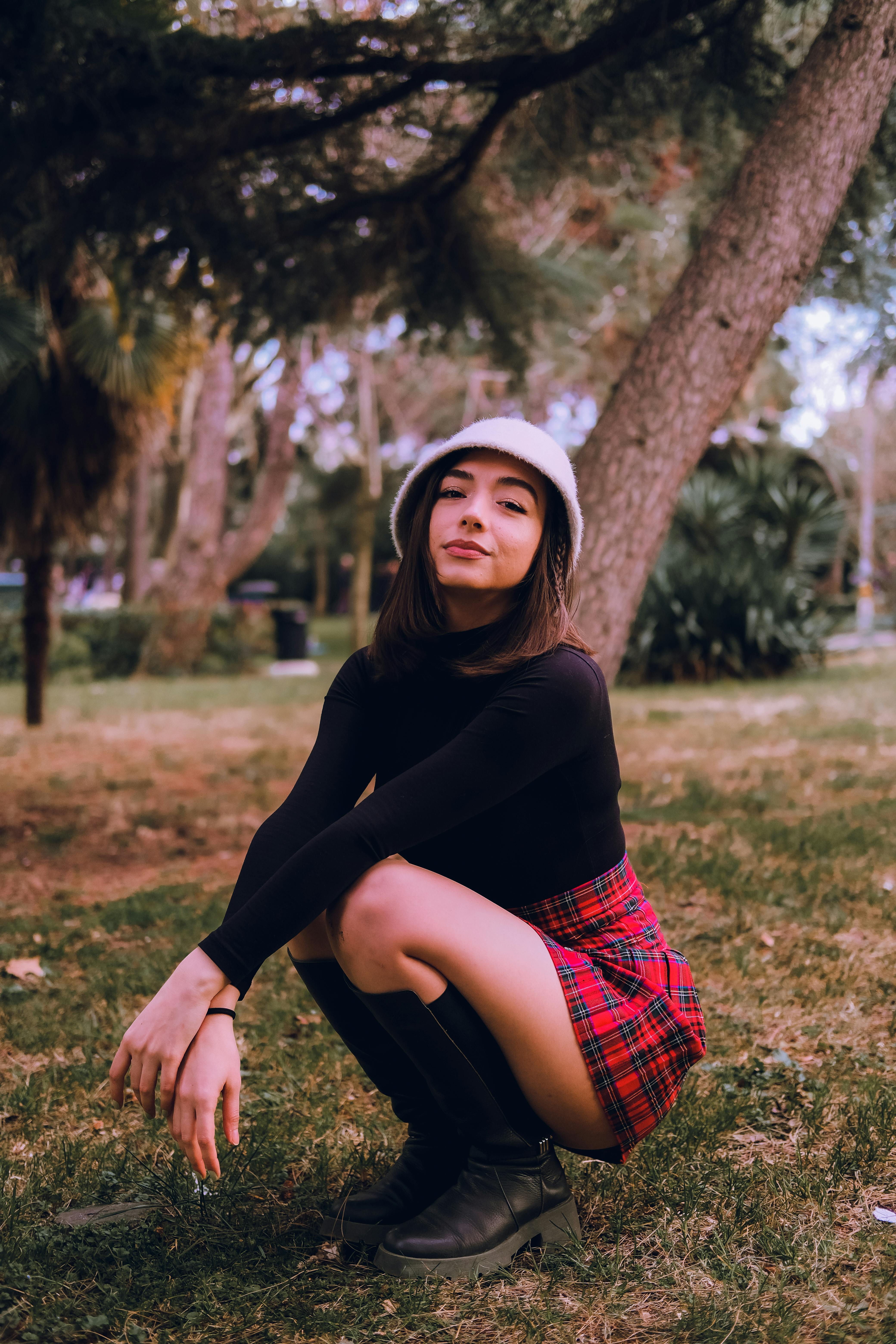 Women Squatting Photos, Download The BEST Free Women Squatting Stock Photos & HD Images