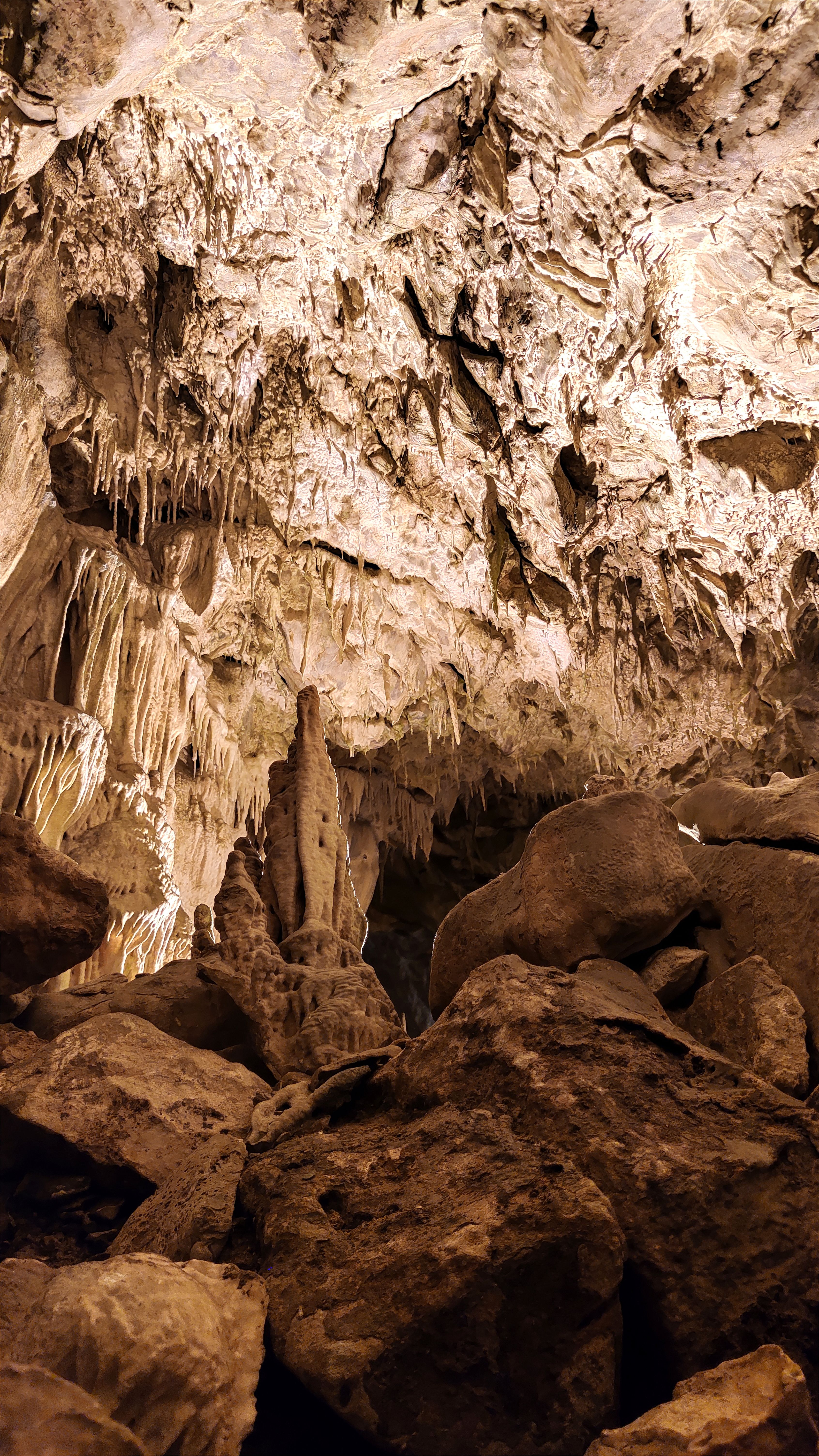 Rocks of Cave · Free Stock Photo