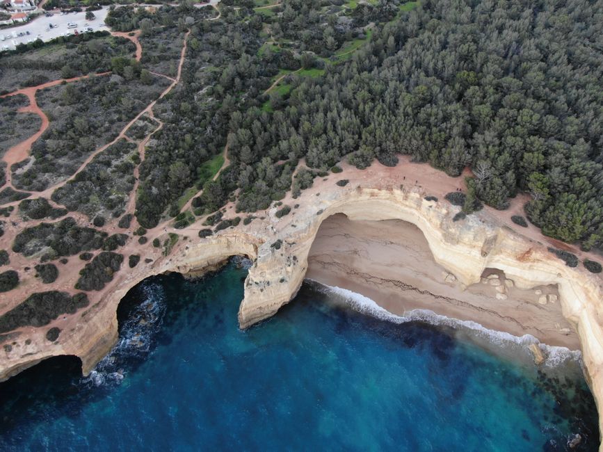 Exploring the Coastline: Beaches, Cliffs, and Caves Exploring the Coastline: Beaches, Cliffs, and Caves