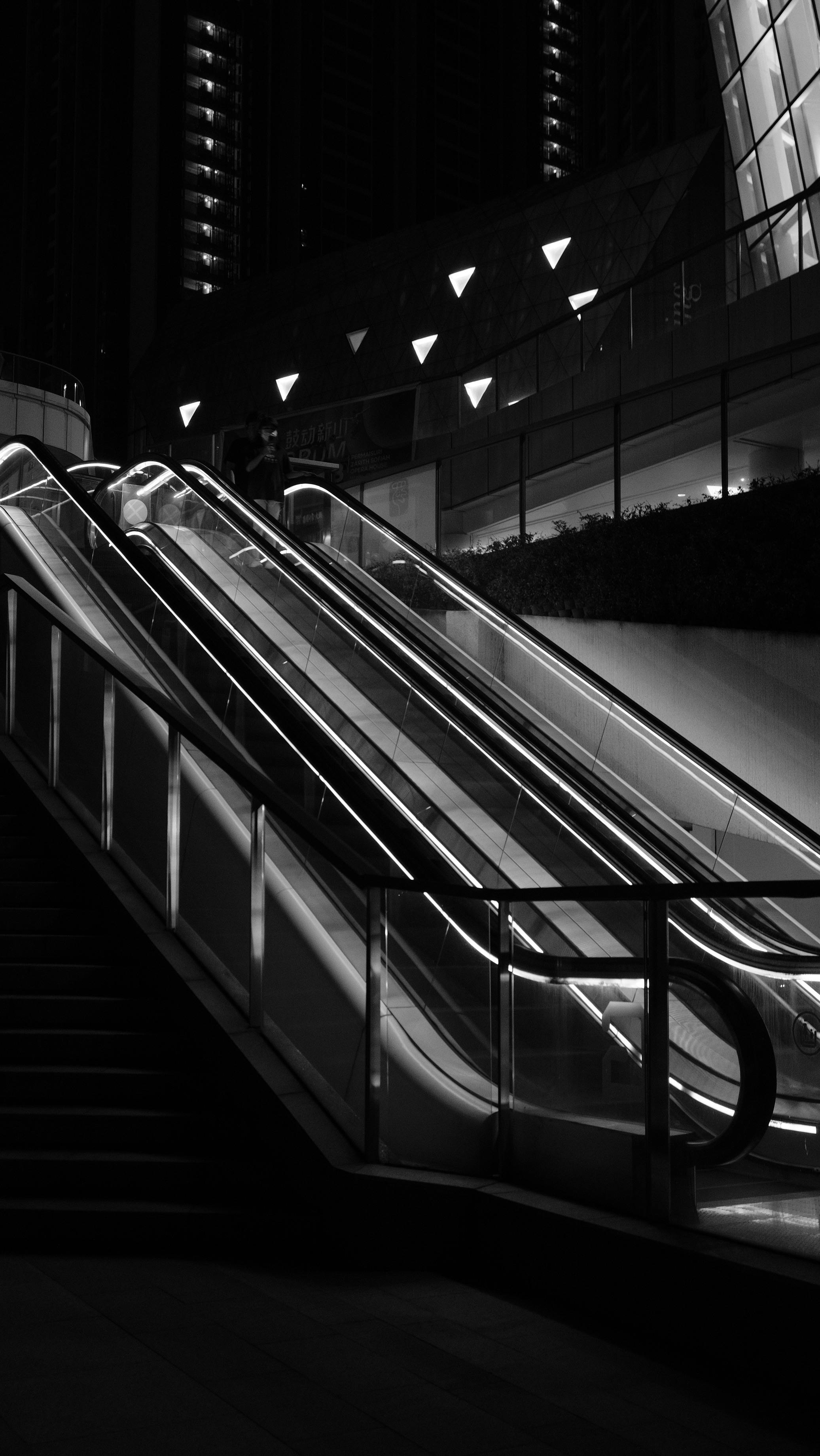 Red Light and Number over Escalator · Free Stock Photo