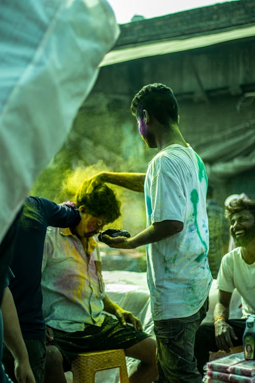 Foto profissional grátis de amarelo, cabeça, cheio de cor