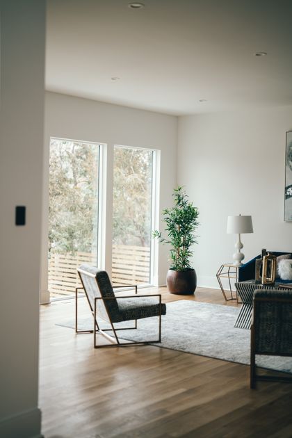 Minimalist living room with natural light by Ushindi Namegabe on Pexels