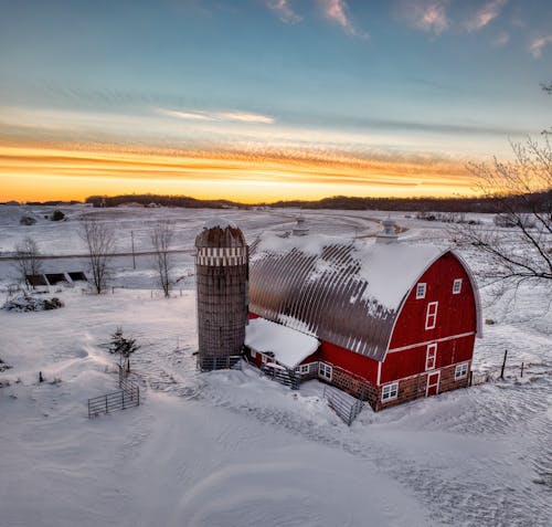 Free Red Barn in Winter Stock Photo