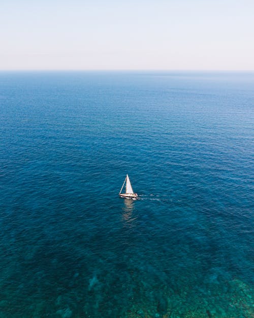 Luchtfoto Van Een Boot In De Middellandse Zee