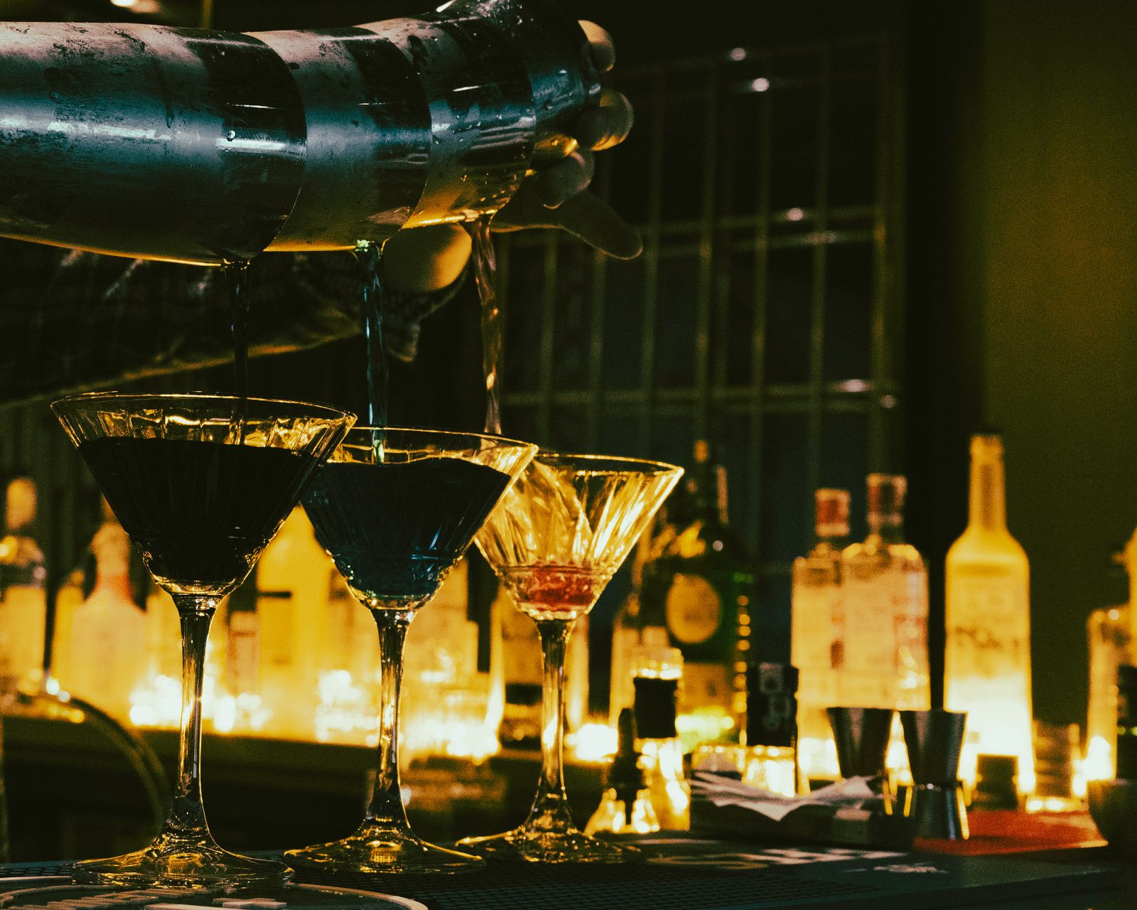 Comptoir de bar à Marrakech, plan rapproché