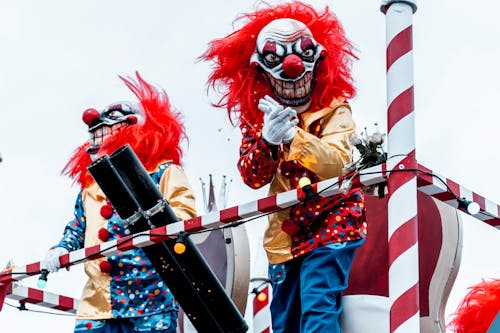Безкоштовне стокове фото на тему «клоуни, костюми, маски»