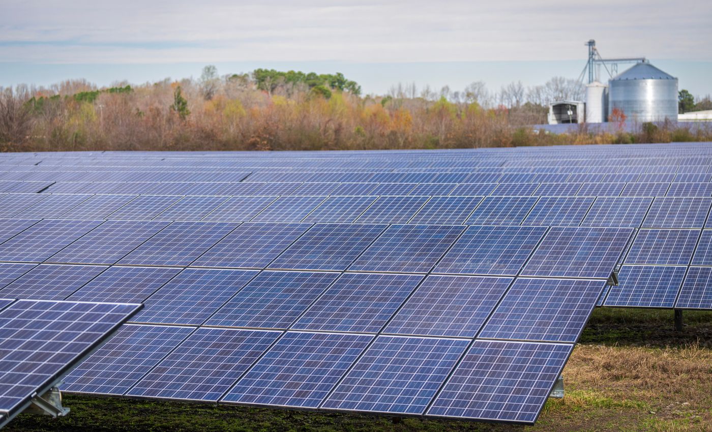 Energia solar chega a 12 mil famílias: o papel das empresas no desenvolvimento rural