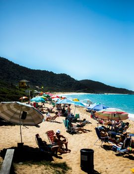 Praias Mais Tranquilas de Florianópolis para Relaxar sem Multidões - imagem 3