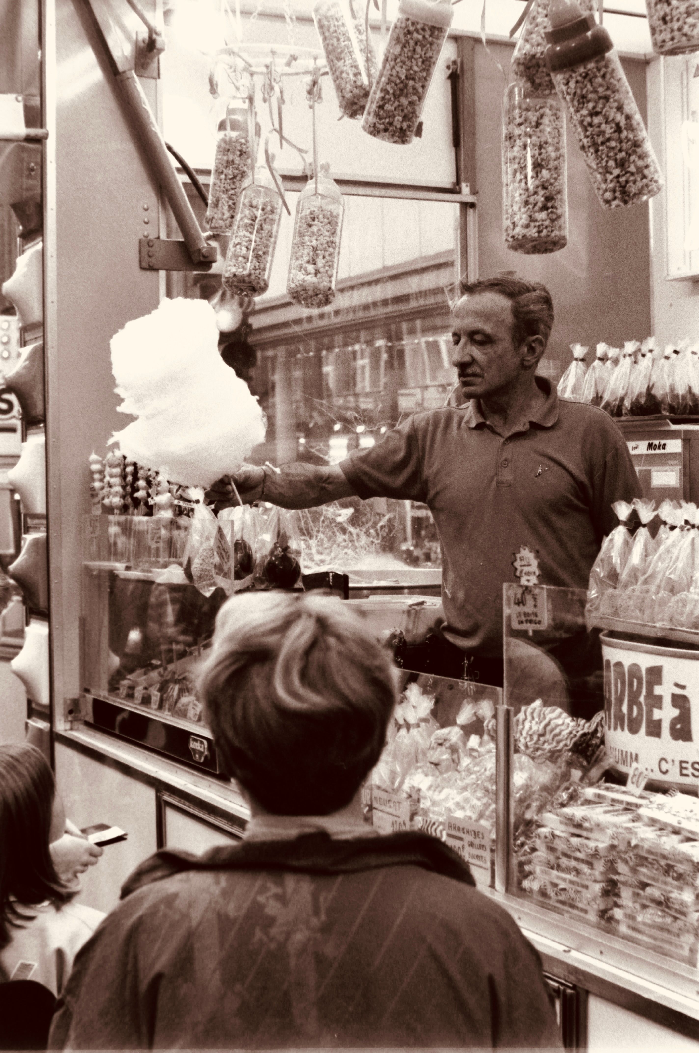 People in a Store · Free Stock Photo