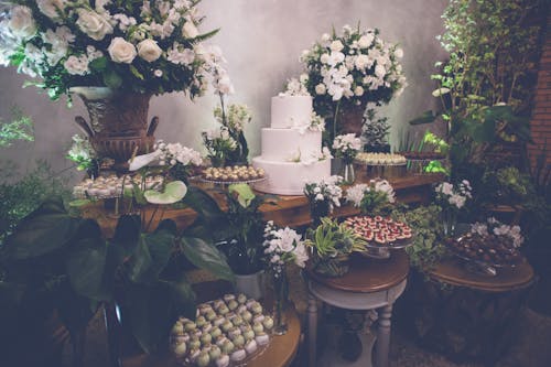 Gratis stockfoto met bloemen, cake, ceremonie