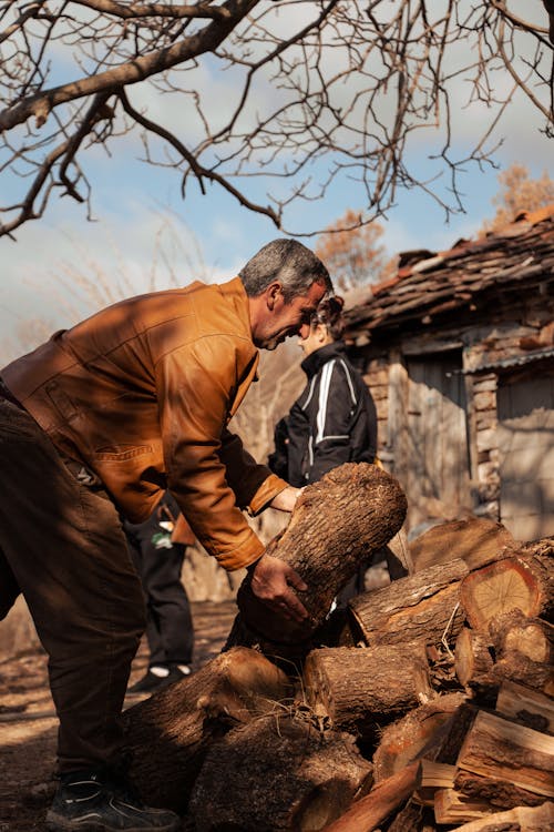 adam, ahşap, Çalışmak içeren Ücretsiz stok fotoğraf