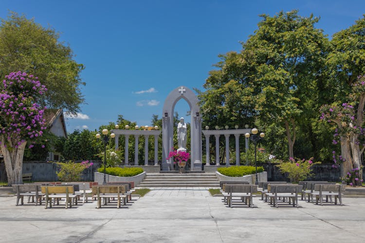 Chapel On Square