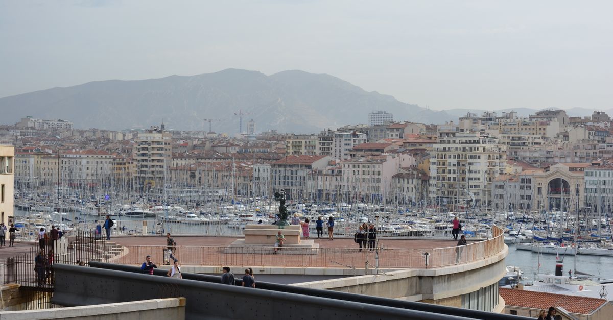 Marseille Shisha Bar Shooting Kills 20-Year-Old, Injures Four