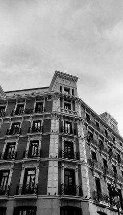edificio residencial de viviendas