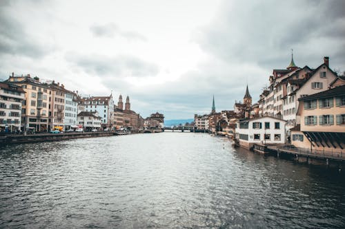 Rudolf Brun Bridge, River Limmat, Zurich, Switzerland