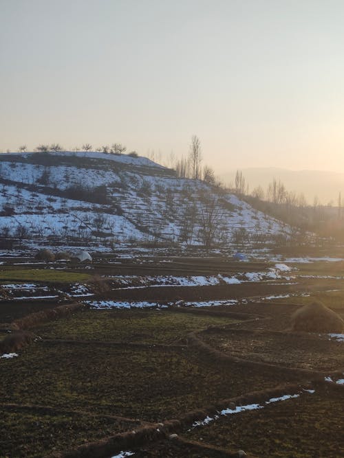 Základová fotografie zdarma na téma čisté nebe, kopec, modrá obloha