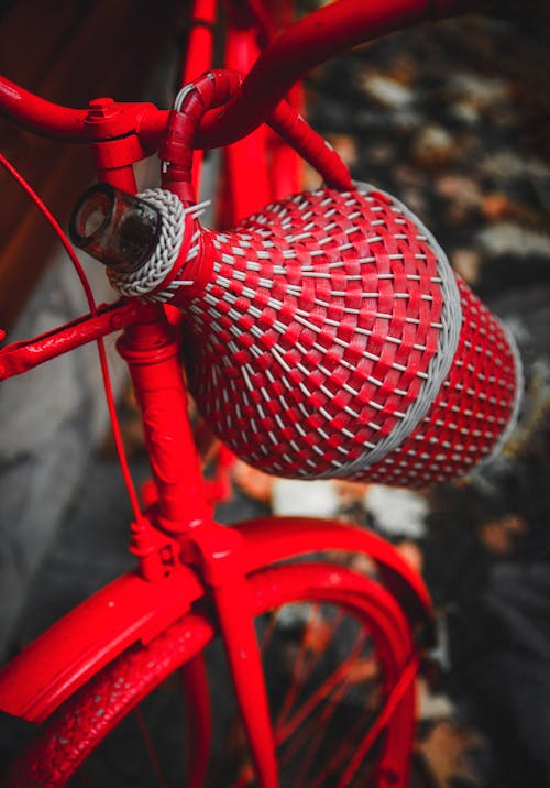 Foto profissional grátis de bicicleta, cor, vermelho