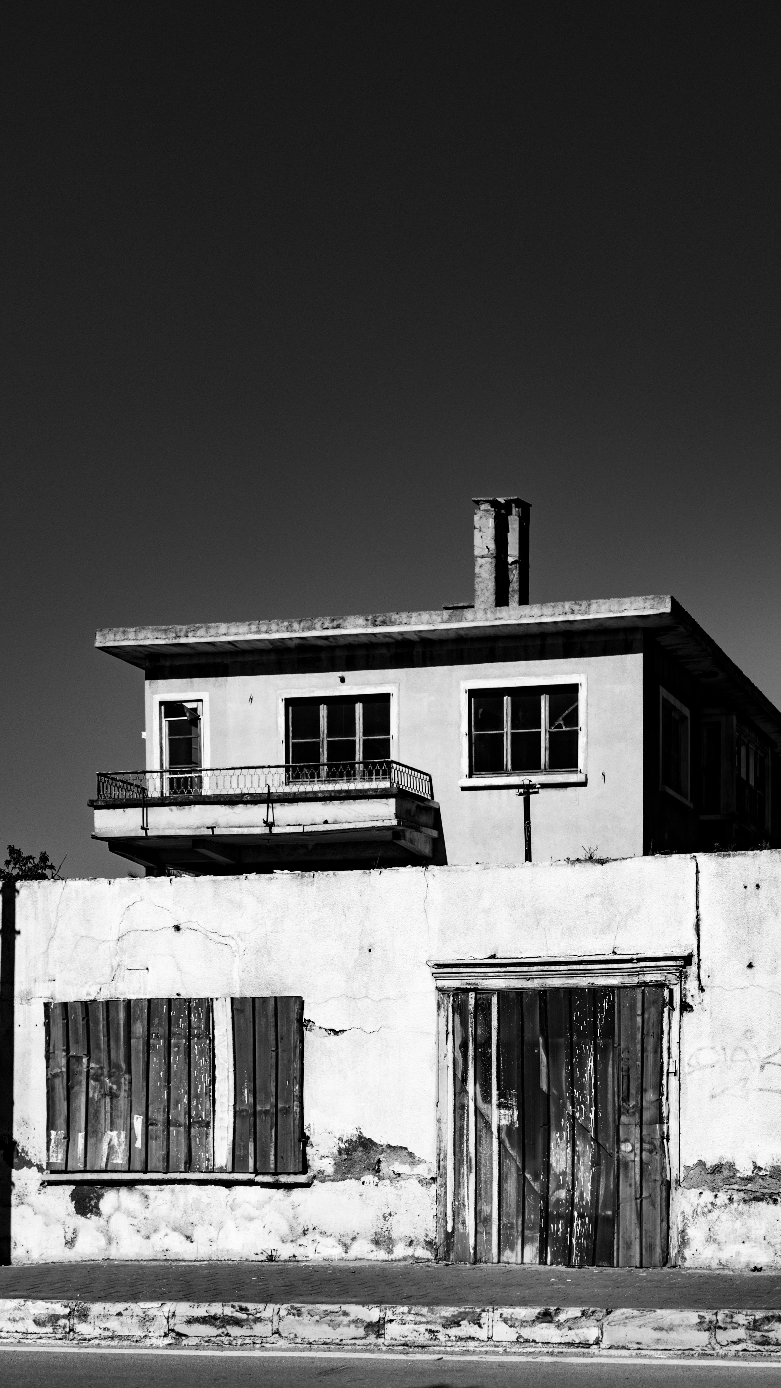 Abandoned House on a Desert · Free Stock Photo