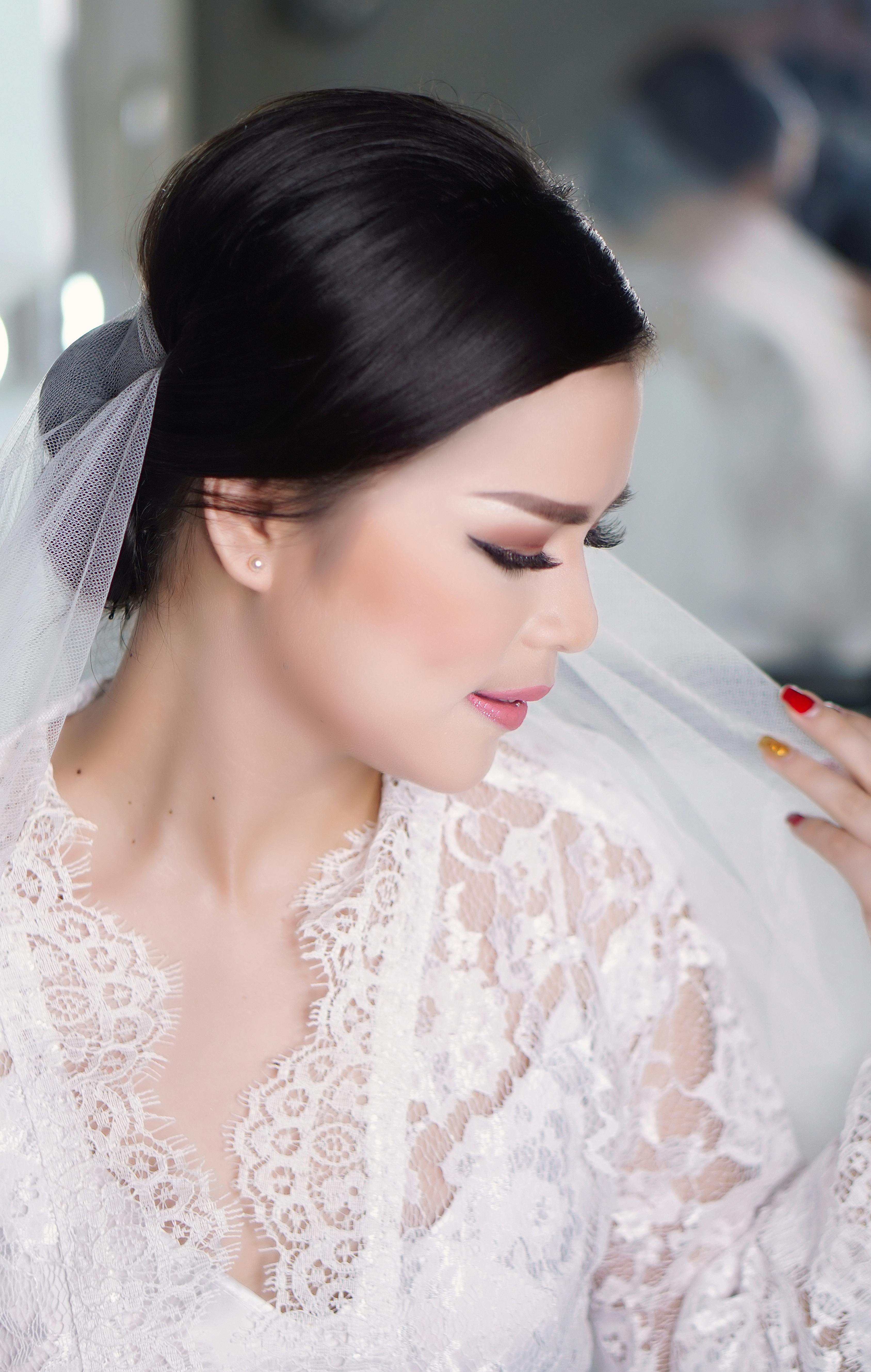 Free stock photo of #bride #makeup #gown