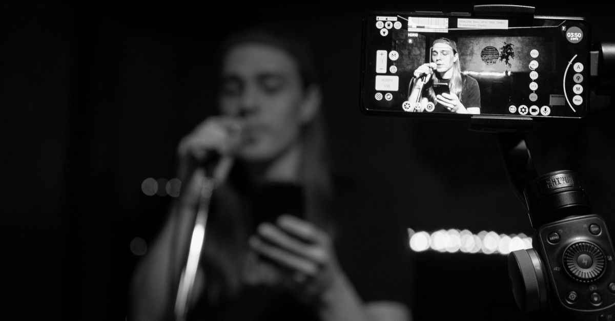 Singer Scene First Camera Camera Recording a Male Singer · Free Stock Photo