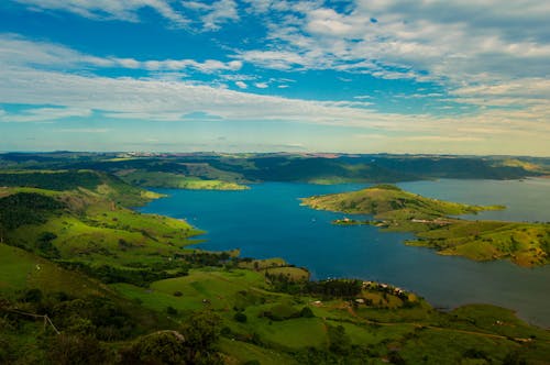 Fotos de stock gratuitas de cerros, foto con dron, lago