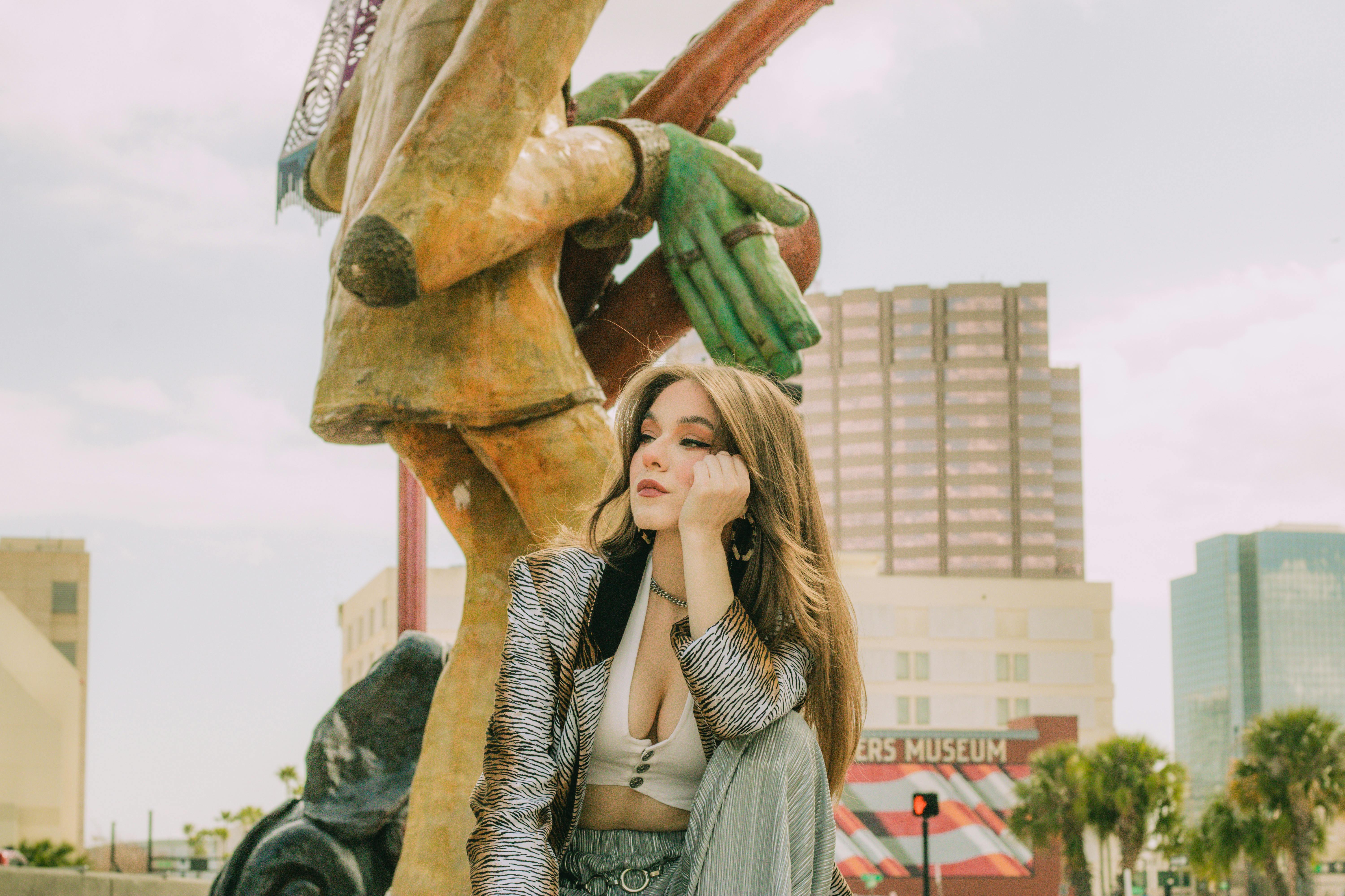 Celebrity News, Pop Culture &amp; Shopping Videos — Photo by Nino  Sanger on Pexels